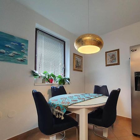 Medicalgold Apartment Koper Exterior photo